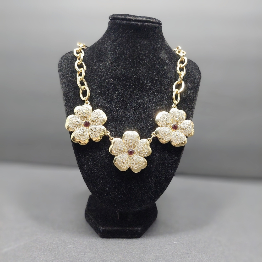 Y2K Charming Charlie 3 Floral Faceted CZ Goldtone ChainLink Station Bib Necklace